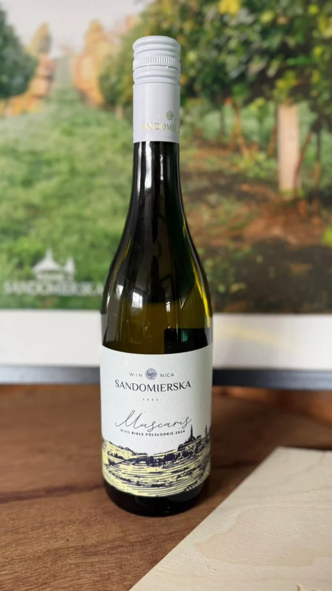 Muscaris wino białe półsłodkie